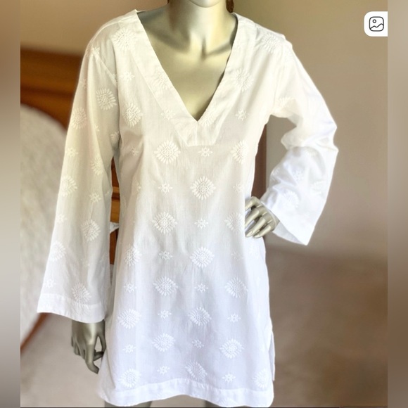 Helen Jon Other - White on White Embossed Tunic Swim Coverup